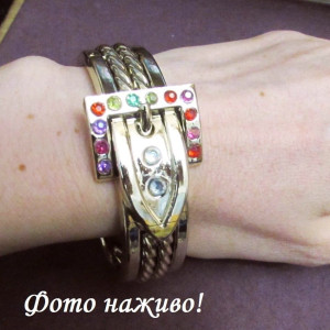 Пластиковый золотистый браслет ремень