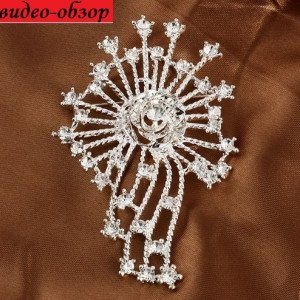 Вишукана брошка Monro