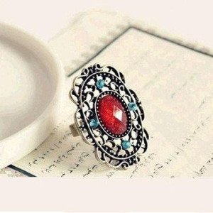 Винтажное кольцо Эмилия в красном