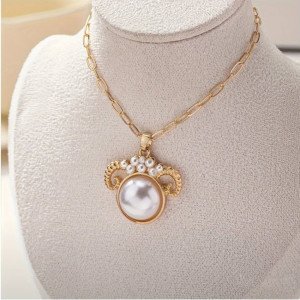 Перловий кулон Овен