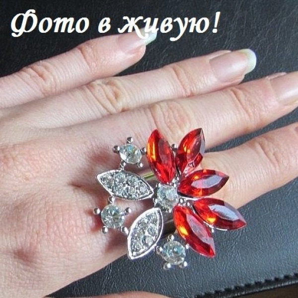 Эксклюзивное кольцо Grapes гранат в в белом