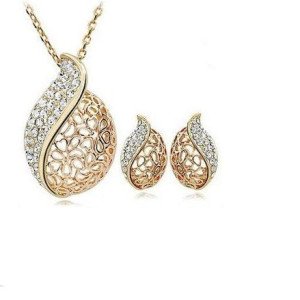 Комплект украшений Brilliant azhur CHANEL