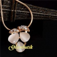 Подвеска с лунным камнем Ягоды