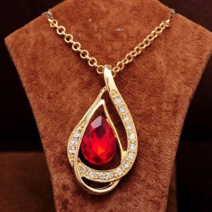 Роскошная подвеска Алфея красная