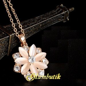Подвеска с лунным камнем Цветок