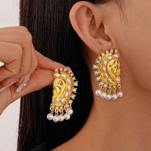 Ексклюзивні сережки вуха за мотивами Schiaparelli