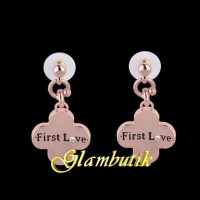 Серьги с надписью First Love