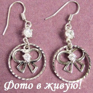 Бантик с фианитом в кольце