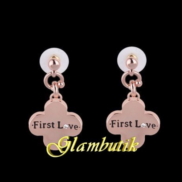 Серьги с надписью First Love