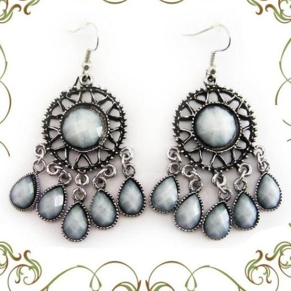 Сережки Чарівництво в білому – Glambutik