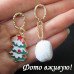 Новогодние разные серьги Елка с помпоном