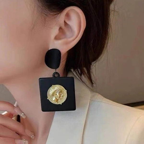 Эксклюзивные серьги Черные квадраты
