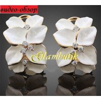 Серьги flowering белые