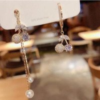 Разные серьги Вишни