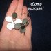Разные бело-серые серьги Цветы – 5533