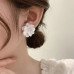 Белые серьги Цветы – 5704