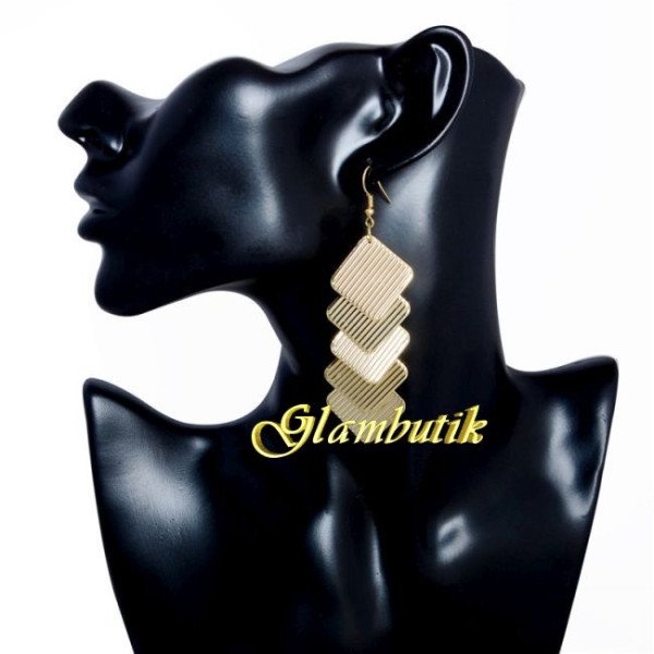 Стильні сережки Рельєфні квадрати – Glambutik