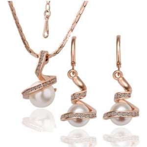 Ювелирный набор бижутерии CHANEL Мория