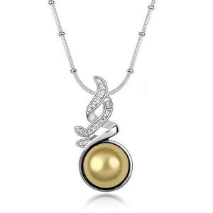Золотая подвеска Chanel Fedra
