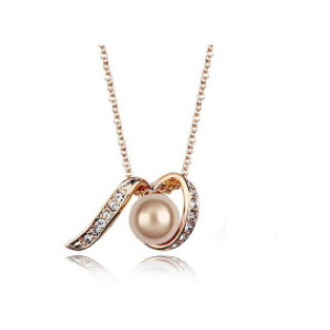 Золотая подвеска Chanel Martina