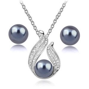 Платиновый комплект Chanel Bella с пепельным жемчугом