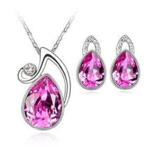 Комплект в стиле Swarovski Деби малиновое