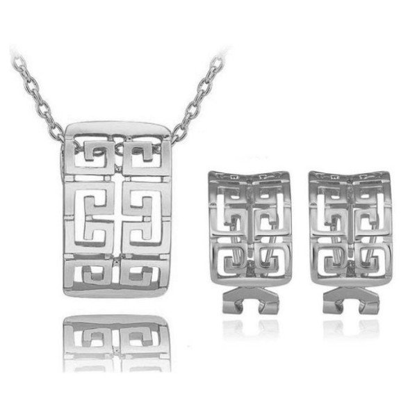 Золотой комплект Chanel Greece белый