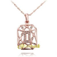 Золотая подвеска Chanel Сенайя
