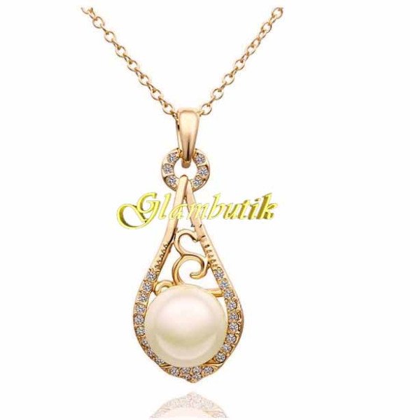 Подвеска CHANEL в стразах Марго 